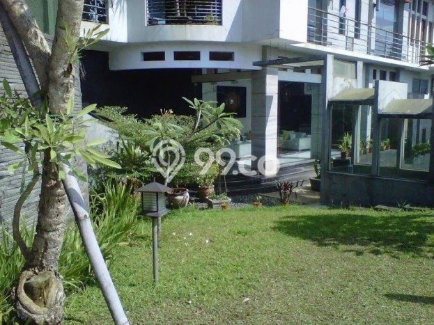 Rumah Elit LB 1000m2 Siap Pakai Desain Elegan di Setra Duta, Bandung Rumah Elit LB 1000m2 Siap Pakai Desain Elegan di Setra Duta, Bandung