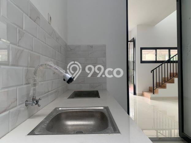 Rumah Elit Modern Tanpa Renovasi di Bambu Apus Jakarta Timur Rumah Elit Modern Tanpa Renovasi di Bambu Apus Jakarta Timur