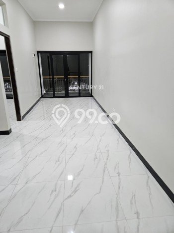 Rumah Luas Asri 4 KT Siap Huni di Taman Kopo Indah Bandung Rumah Luas Asri 4 KT Siap Huni di Taman Kopo Indah Bandung