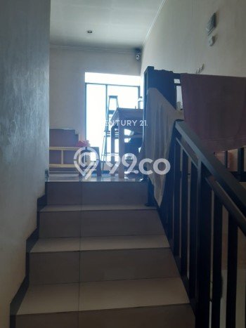 Rumah Luas Asri 4 KT Siap Huni di Taman Kopo Indah Bandung Rumah Luas Asri 4 KT Siap Huni di Taman Kopo Indah Bandung