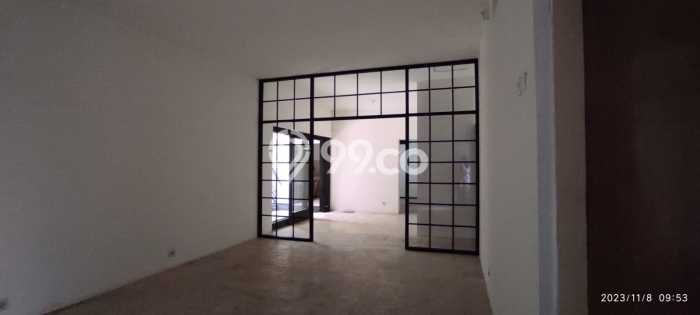 Hunian Mewah Siap Huni LT 295m2 di Pancoran, Jakarta Selatan Hunian Mewah Siap Huni LT 295m2 di Pancoran, Jakarta Selatan