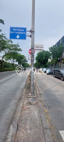 Unit Komersial Dijual di Jakarta Selatan LT 1011m2 & LB 4800m2 Unit Komersial Dijual di Jakarta Selatan LT 1011m2 & LB 4800m2