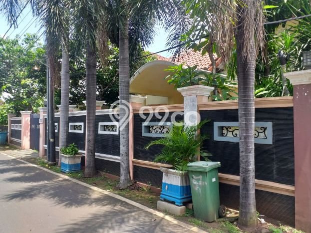 Rumah Eksklusif Siap Huni LT 731m2 di Makasar, Jakarta Timur Rumah Eksklusif Siap Huni LT 731m2 di Makasar, Jakarta Timur