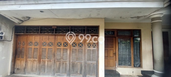 For Sale Rumah Mewah Exclusive di Jatinegara, Jakarta Timur For Sale Rumah Mewah Exclusive di Jatinegara, Jakarta Timur