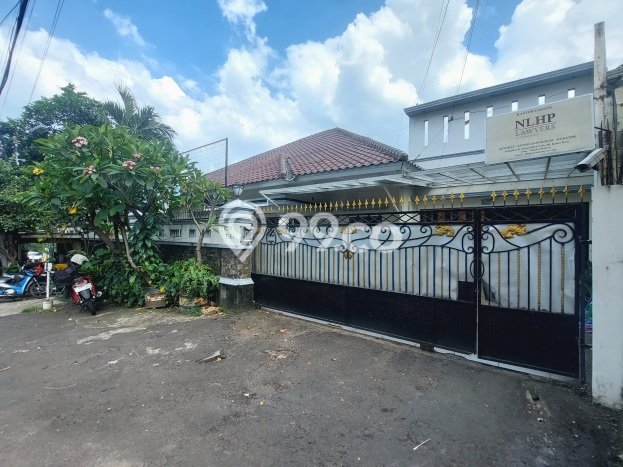 Hunian Elit LB 350m2 Siap Huni Desain Elegan di Gudang Peluru, Jakarta Selatan Hunian Elit LB 350m2 Siap Huni Desain Elegan di Gudang Peluru, Jakarta Selatan
