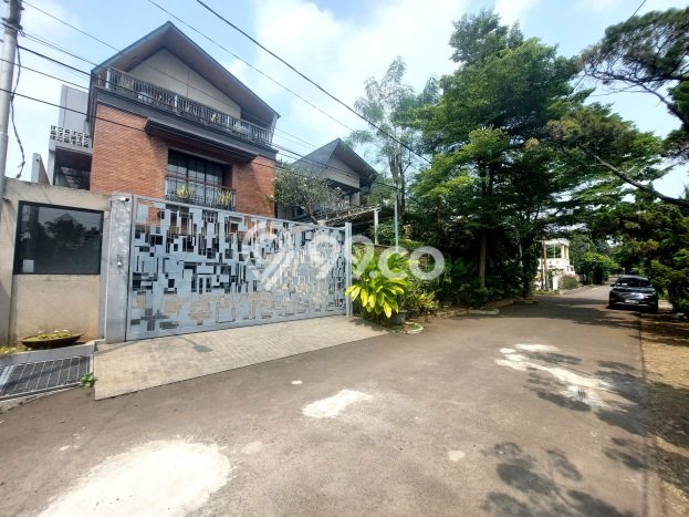 Dijual Rumah Luas Elegan Dengan View Cantik di Cipinang Melayu, Jakarta Timur Dijual Rumah Luas Elegan Dengan View Cantik di Cipinang Melayu, Jakarta Timur