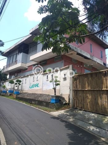 Rumah Eksklusif Siap Huni LT 731m2 di Makasar, Jakarta Timur Rumah Eksklusif Siap Huni LT 731m2 di Makasar, Jakarta Timur
