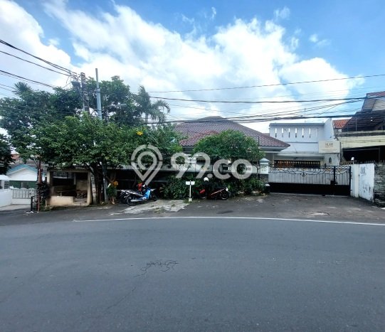 Hunian Elit LB 350m2 Siap Huni Desain Elegan di Gudang Peluru, Jakarta Selatan Hunian Elit LB 350m2 Siap Huni Desain Elegan di Gudang Peluru, Jakarta Selatan