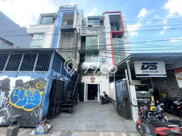 Ruko Bagus LT 86m2 LB 300m2 Dijual di Menteng Jakarta Pusat Ruko Bagus LT 86m2 LB 300m2 Dijual di Menteng Jakarta Pusat