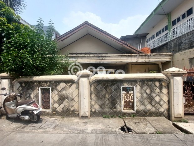 Ready to Use! Luxury House LT 322m2 Desain Elegan di Hayam Wuruk Ready to Use! Luxury House LT 322m2 Desain Elegan di Hayam Wuruk
