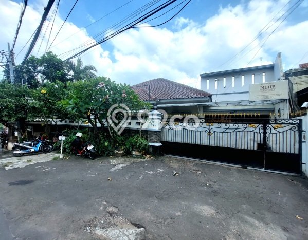 Hunian Elit LB 350m2 Siap Huni Desain Elegan di Gudang Peluru, Jakarta Selatan Hunian Elit LB 350m2 Siap Huni Desain Elegan di Gudang Peluru, Jakarta Selatan