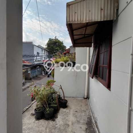 Rumah Mewah LB 150m2 Siap Pakai Desain Elegan di Condet, Jakarta Timur Rumah Mewah LB 150m2 Siap Pakai Desain Elegan di Condet, Jakarta Timur
