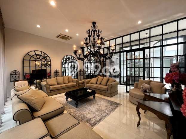 Hunian Mewah LB 1300m2 Siap Pakai Desain Elegan di Radio Dalam, Jakarta Selatan Hunian Mewah LB 1300m2 Siap Pakai Desain Elegan di Radio Dalam, Jakarta Selatan