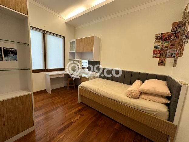 Rumah Mewah Siap Huni LT 330m2 di Alam Sutera, Tangerang Rumah Mewah Siap Huni LT 330m2 di Alam Sutera, Tangerang