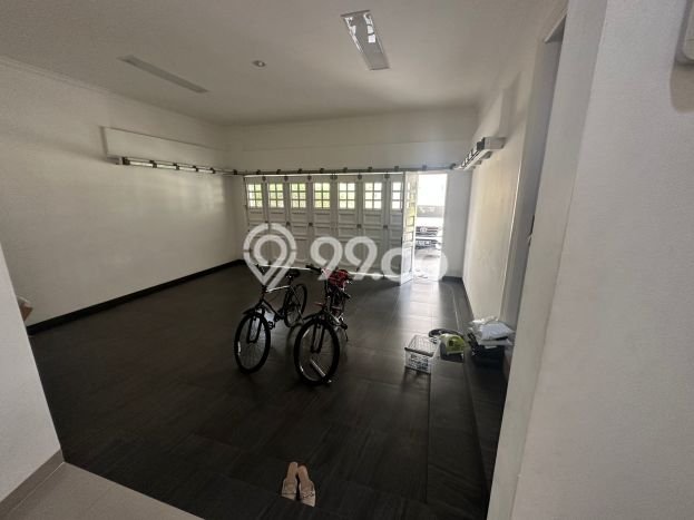 Rumah Elit Modern Tanpa Renovasi di Alam Sutera Tangerang Rumah Elit Modern Tanpa Renovasi di Alam Sutera Tangerang