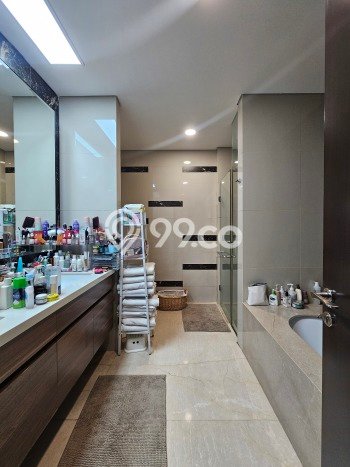 Rumah Luxury Modern Tanpa Renovasi di BSD Tangerang Rumah Luxury Modern Tanpa Renovasi di BSD Tangerang
