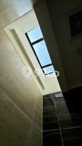 Rumah Mewah LB 150m2 Siap Pakai Desain Elegan di Gading Serpong, Tangerang Rumah Mewah LB 150m2 Siap Pakai Desain Elegan di Gading Serpong, Tangerang