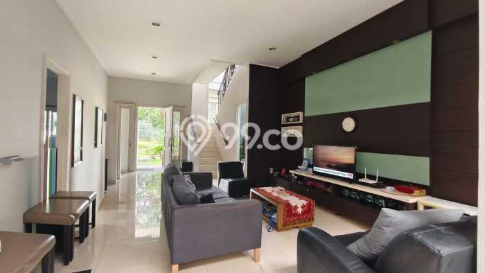 Dijual Rumah Mewah Elegan Dengan View Eksklusif di Gading Serpong, Tangerang Dijual Rumah Mewah Elegan Dengan View Eksklusif di Gading Serpong, Tangerang