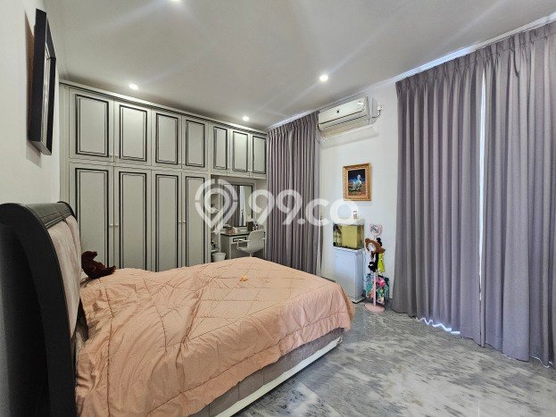 Jual Rumah Mewah Elegan Dengan View Eksklusif di Condet, Jakarta Timur Jual Rumah Mewah Elegan Dengan View Eksklusif di Condet, Jakarta Timur