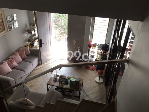 Dijual Rumah Luas Megah Dengan View Cantik di Puri Mansion, Jakarta Barat Dijual Rumah Luas Megah Dengan View Cantik di Puri Mansion, Jakarta Barat