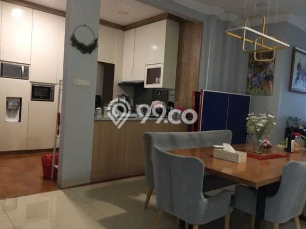 Dijual Rumah Luas Megah Dengan View Cantik di Puri Mansion, Jakarta Barat Dijual Rumah Luas Megah Dengan View Cantik di Puri Mansion, Jakarta Barat