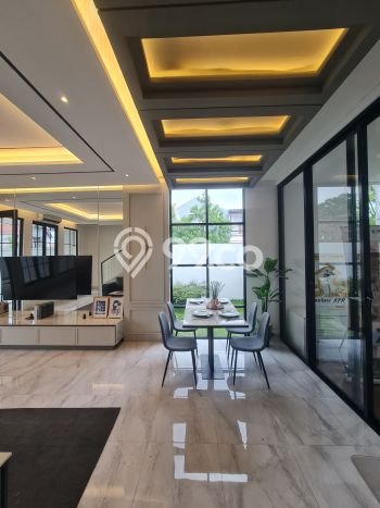 Dijual Rumah Luas Elegan Dengan View Cantik di Daan Mogot, Jakarta Barat Dijual Rumah Luas Elegan Dengan View Cantik di Daan Mogot, Jakarta Barat