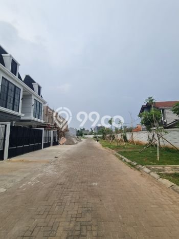 Dijual Rumah Luas Elegan Dengan View Cantik di Daan Mogot, Jakarta Barat Dijual Rumah Luas Elegan Dengan View Cantik di Daan Mogot, Jakarta Barat