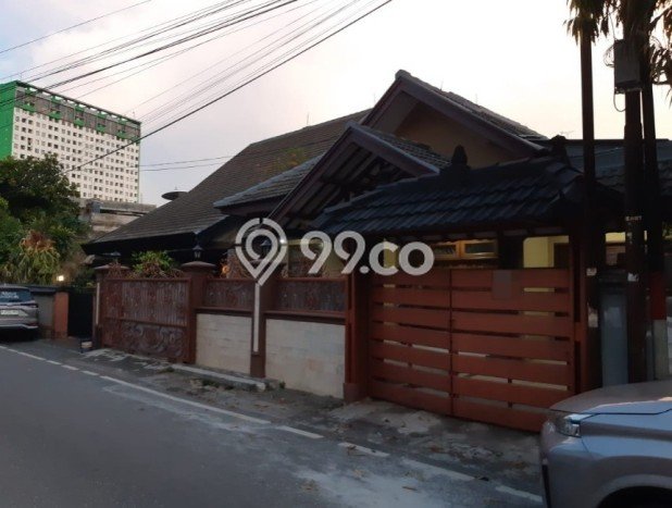 Hunian Mewah Dijual LT 374m2 di Menteng, Jakarta Pusat Hunian Mewah Dijual LT 374m2 di Menteng, Jakarta Pusat