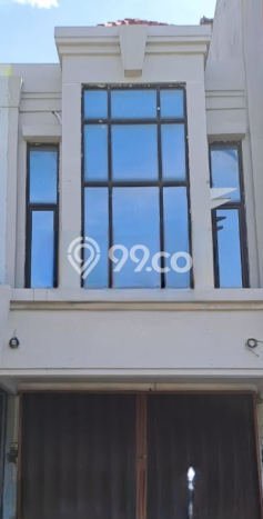 Ruko untuk disewa di Kelapa Gading punya LT 67m2 & LB 135m2 harga sewa kompetitif Ruko untuk disewa di Kelapa Gading punya LT 67m2 & LB 135m2 harga sewa kompetitif