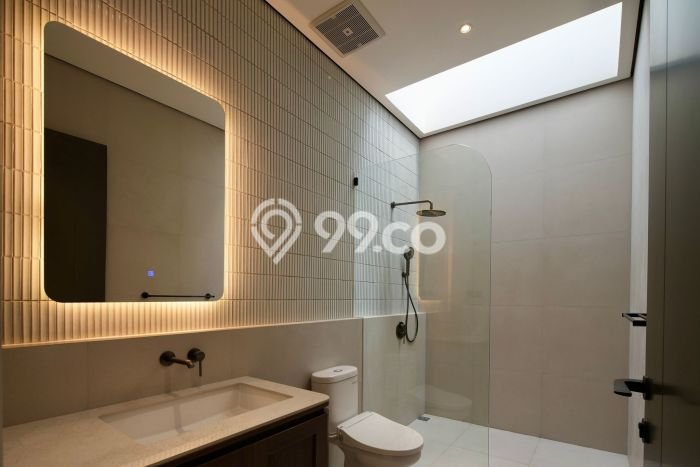 For Sale! Premium House LT 208m2 Desain Elegan di BSD Eminent For Sale! Premium House LT 208m2 Desain Elegan di BSD Eminent