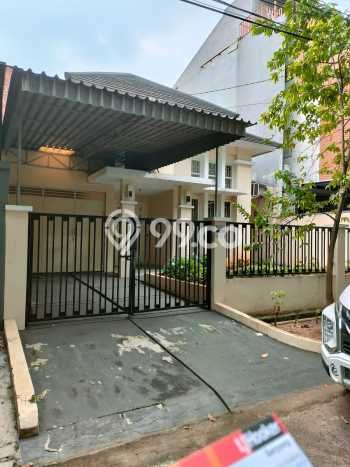 Rumah Asri 3 KT di BSD, Tangerang - LT 180m² Rumah Asri 3 KT di BSD, Tangerang - LT 180m²
