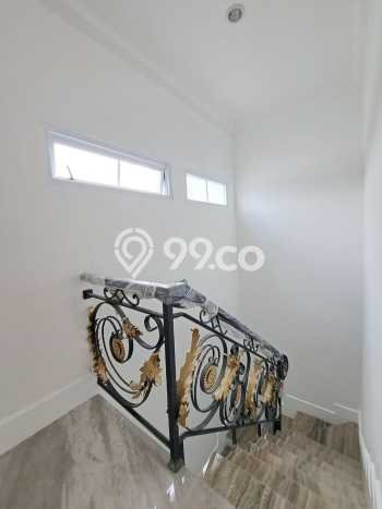 Rumah Lingkungan Asri kawasan BSD The Icon, Tangerang, Luas 238m² Bangunan 405m² Rumah Lingkungan Asri kawasan BSD The Icon, Tangerang, Luas 238m² Bangunan 405m²