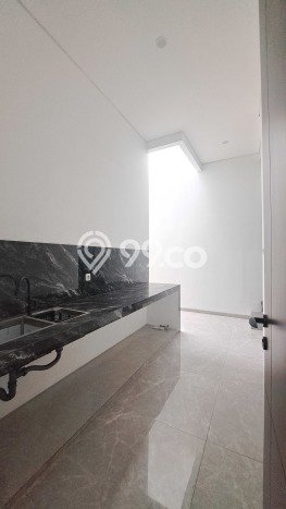 Rumah Mewah Siap Huni LT 190m2 di Serpong Utara, Tangerang Selatan Rumah Mewah Siap Huni LT 190m2 di Serpong Utara, Tangerang Selatan
