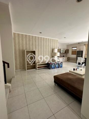 Ready to Use! Luxury House LT 210m2 Desain Modern di BSD De Park Ready to Use! Luxury House LT 210m2 Desain Modern di BSD De Park