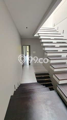 Jual Rumah Mewah Megah Dengan View Cantik di Alam Sutera, Tangerang Jual Rumah Mewah Megah Dengan View Cantik di Alam Sutera, Tangerang