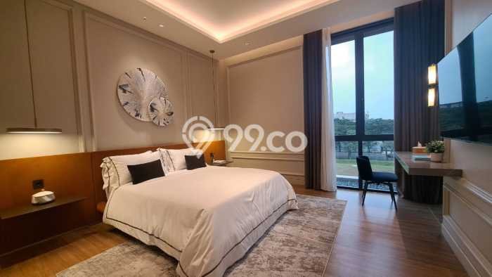 Ready to Use! Premium House LT 240m2 Desain Elegan di BSD Ready to Use! Premium House LT 240m2 Desain Elegan di BSD