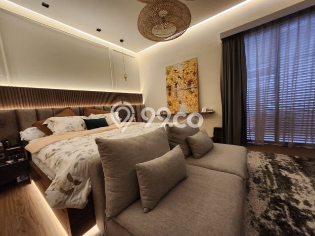 Ready to Use! Luxury House LT 120m2 Desain Elegan di BSD Nusaloka Ready to Use! Luxury House LT 120m2 Desain Elegan di BSD Nusaloka
