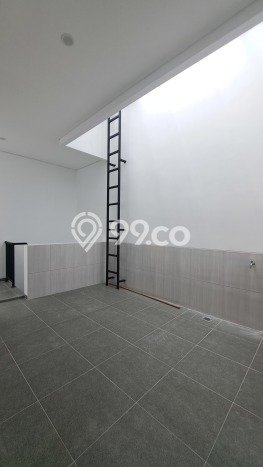 Rumah Mewah Siap Huni LT 190m2 di Serpong Utara, Tangerang Selatan Rumah Mewah Siap Huni LT 190m2 di Serpong Utara, Tangerang Selatan