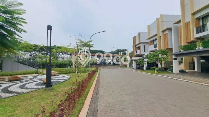 For Sale! Premium House LT 190m2 Desain Modern di BSD City For Sale! Premium House LT 190m2 Desain Modern di BSD City