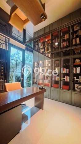 Ready to Use! Premium House LT 240m2 Desain Elegan di BSD Ready to Use! Premium House LT 240m2 Desain Elegan di BSD