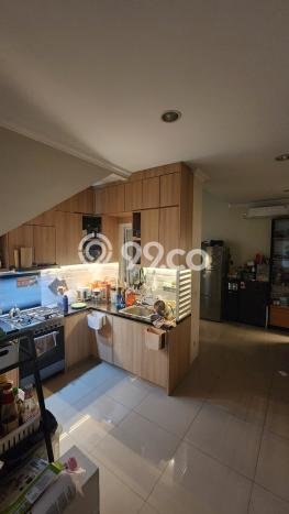Rumah Modern Cantik 3 KT Bisa Langsung Pindah di BSD Rumah Modern Cantik 3 KT Bisa Langsung Pindah di BSD