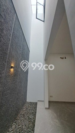 Rumah Mewah Siap Huni LT 190m2 di Serpong Utara, Tangerang Selatan Rumah Mewah Siap Huni LT 190m2 di Serpong Utara, Tangerang Selatan