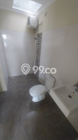 Disewakan! Rumah 4 Kamar Tidur &
3 Kamar Mandi di Bintaro, Tangerang Selatan Disewakan! Rumah 4 Kamar Tidur &
3 Kamar Mandi di Bintaro, Tangerang Selatan
