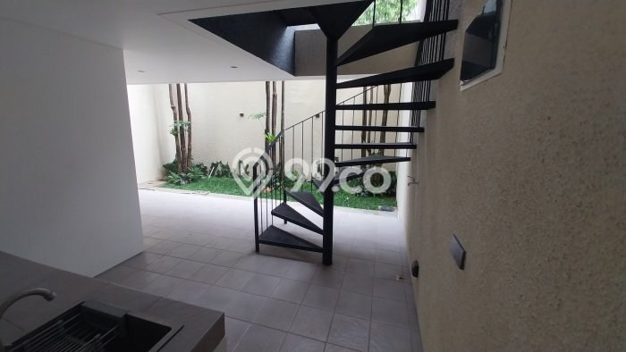 Hunian Elit LB 325m2 Siap Pakai Desain Elegan di Kemang, Jakarta Selatan Hunian Elit LB 325m2 Siap Pakai Desain Elegan di Kemang, Jakarta Selatan