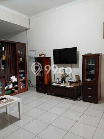 Ready to Use! Premium House LT 244m2 Desain Elegan di Jombang Ready to Use! Premium House LT 244m2 Desain Elegan di Jombang