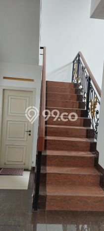 Disewakan! Rumah 4 Kamar Tidur &
4 Kamar Mandi di Lebak Bulus, Jakarta Selatan Disewakan! Rumah 4 Kamar Tidur &
4 Kamar Mandi di Lebak Bulus, Jakarta Selatan