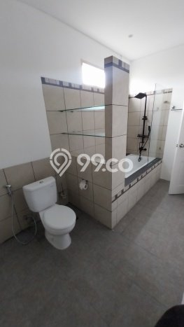 Sewa Rumah Strategis di SCBD LT 400m2 / LB 800m2 Kondisi Bagus Sewa Rumah Strategis di SCBD LT 400m2 / LB 800m2 Kondisi Bagus