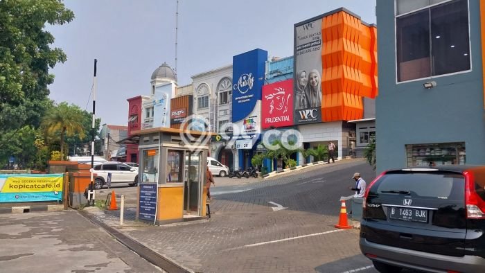 For Sale Rumah Elit Exclusive di Ciputat Timur, Tangerang Selatan For Sale Rumah Elit Exclusive di Ciputat Timur, Tangerang Selatan