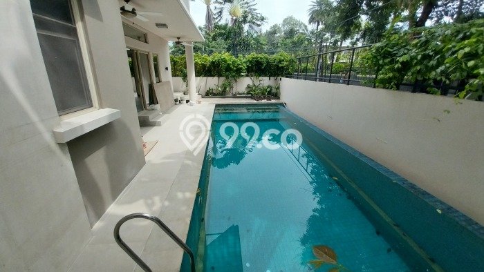 Sewa Rumah Strategis di SCBD LT 400m2 / LB 800m2 Kondisi Bagus Sewa Rumah Strategis di SCBD LT 400m2 / LB 800m2 Kondisi Bagus