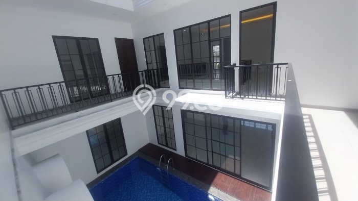 Jual Rumah Luas Elegan Dengan View Eksklusif di Bintaro, Tangerang Selatan Jual Rumah Luas Elegan Dengan View Eksklusif di Bintaro, Tangerang Selatan